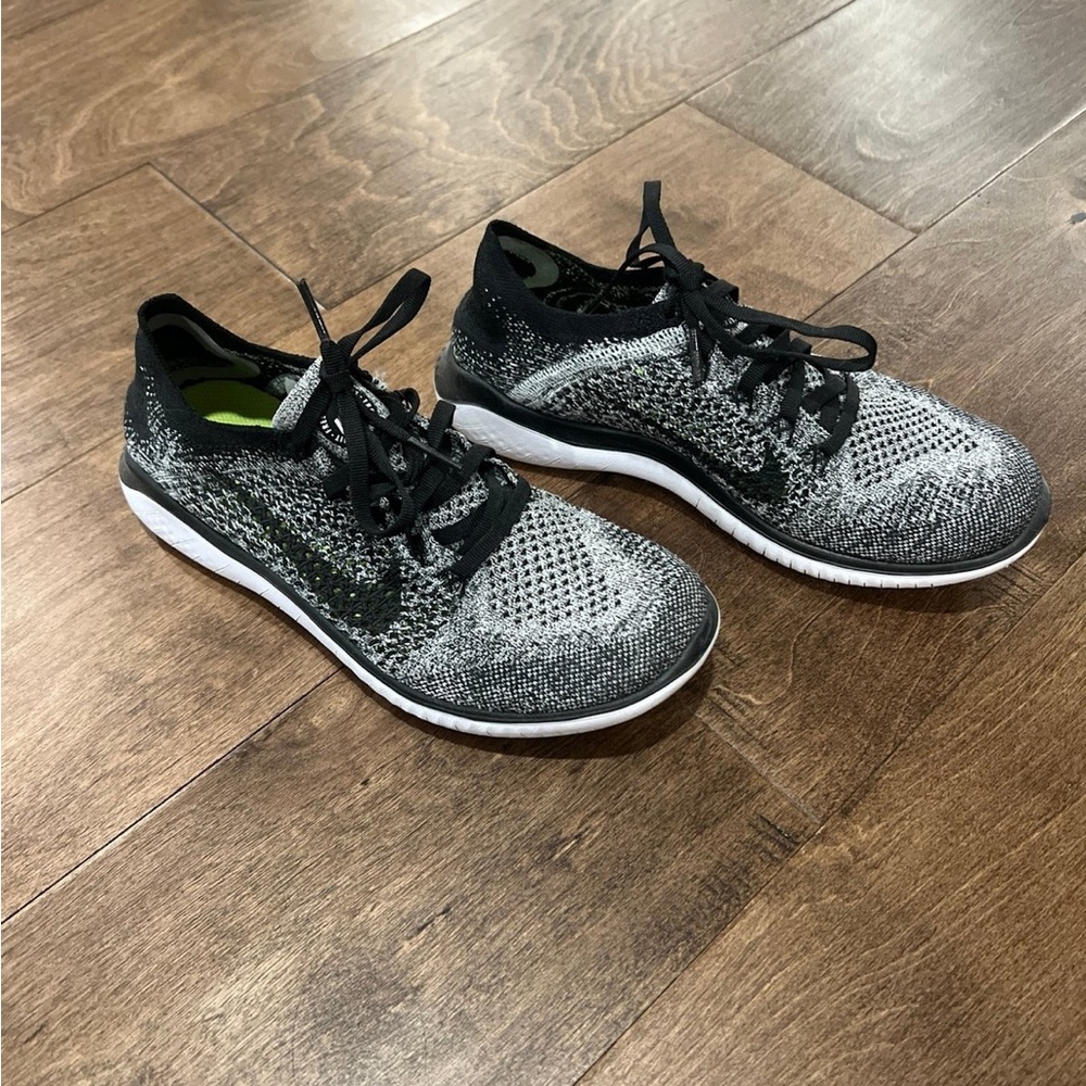 Women’s Nike Free Run Sneakers Size 7.5